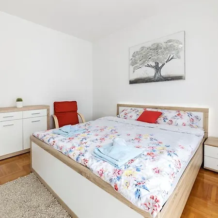 Pensionat Apartman Mare *