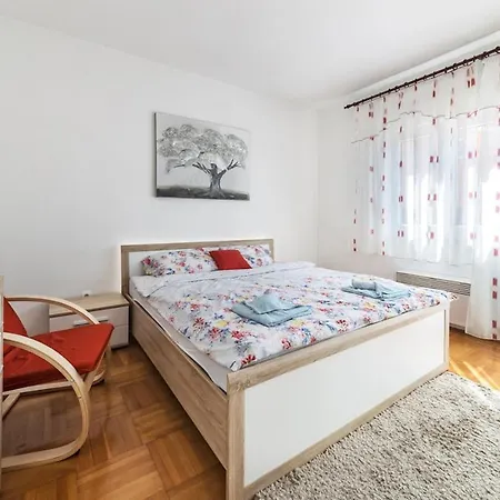Pensionat Apartman Mare *